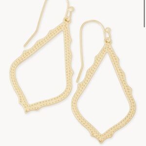 Kendra Scott Sophia Drop Earrings in Gold